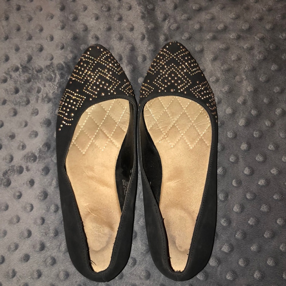 Black and gold Flats